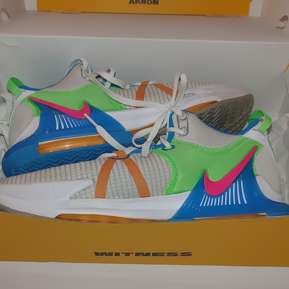 Nike Green and Blue Sneakers Sleek Modern Design - Picture 9 of 10